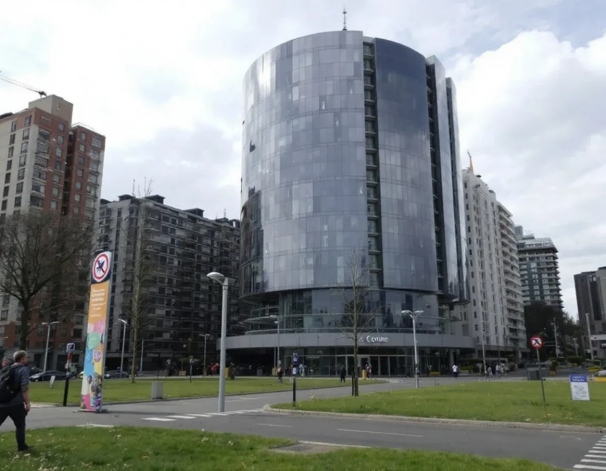 La Métamorphose Silencieuse : Quand le Droit de l'Urbanisme Façonne nos Villes en 2025
